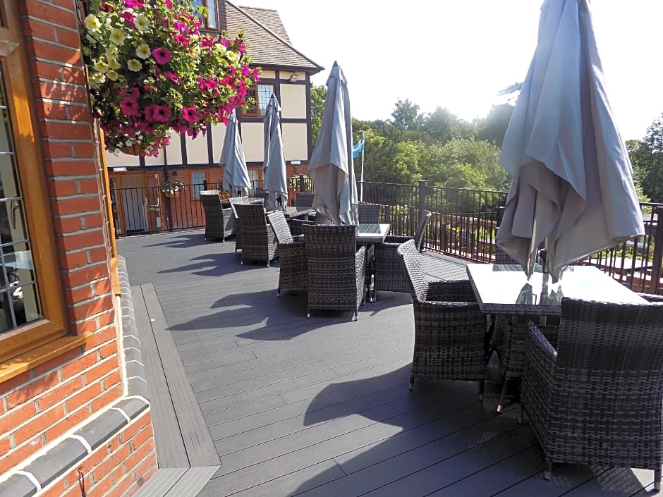 De Rougemont Manor Hotel