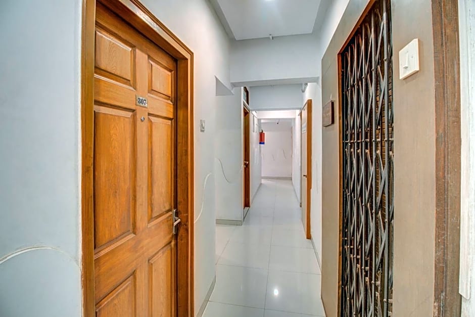 OYO Flagship 572 Santacruz West