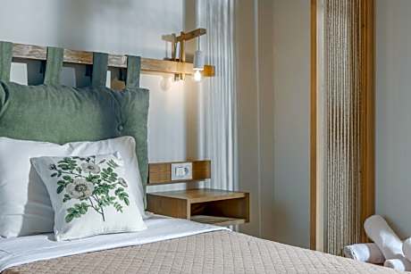 Deluxe Double or Twin Room with Balcony