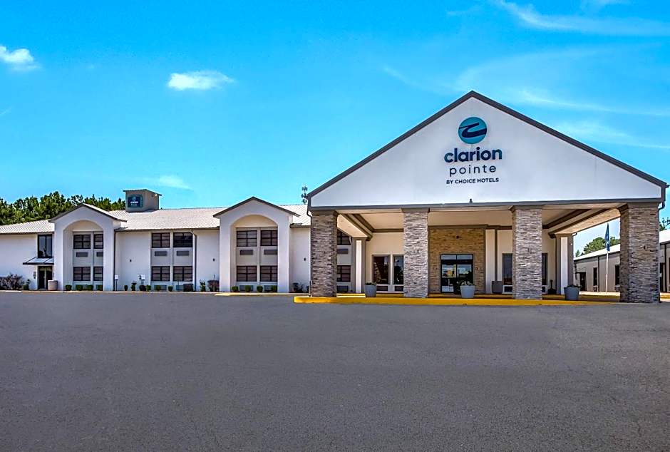 Clarion Pointe Marshall