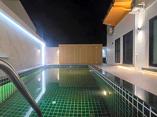 Smile Boutique at Saiyuan