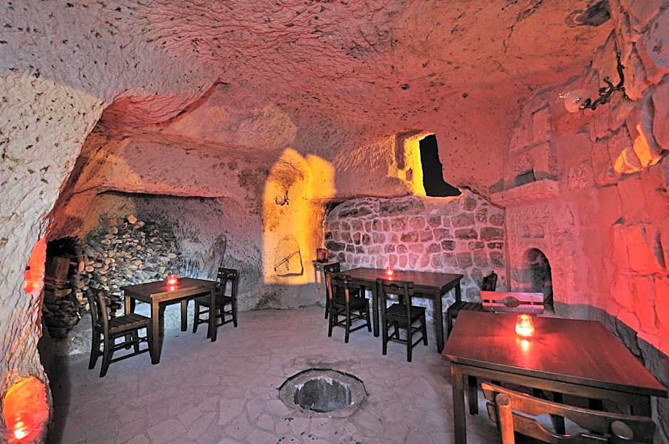 Anatelein Cave Hotel