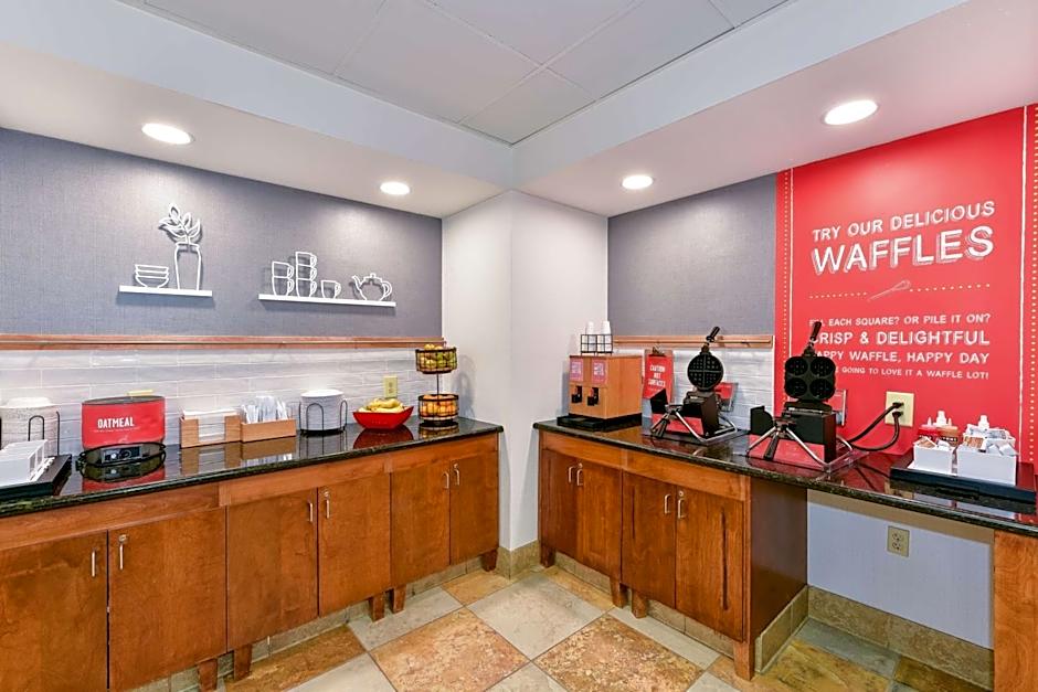 Hampton Inn By Hilton & Suites Pittsburg