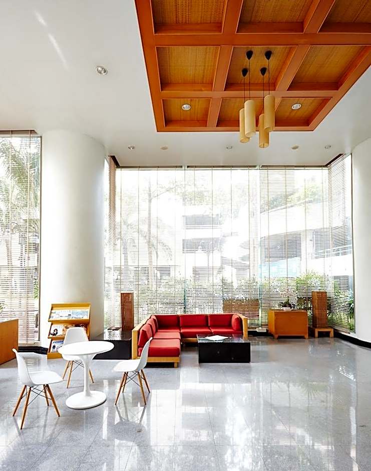 Riverine Place Hotel and Residence