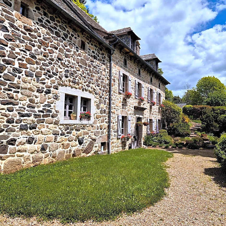 Le Mas de Rigoulac 5 Chambres d'hotes & SPA sur réservation table d hôtes sauf les mercredis et les dimanches