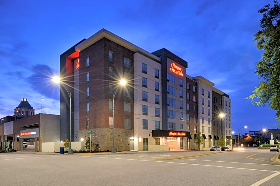 Hampton Inn By Hilton & Suites Greensboro Downtown, NC