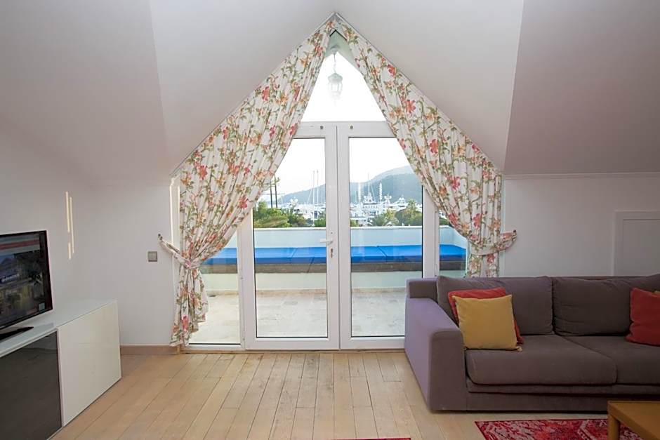 Dedeminn Marina Hotel