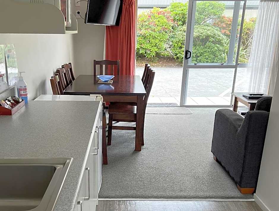 Jade Court Motor Lodge