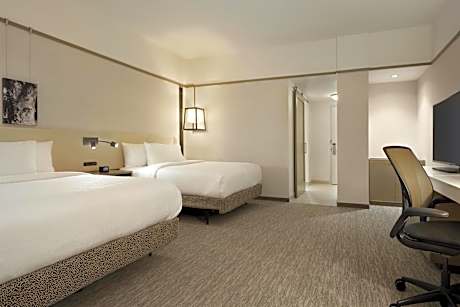 Queen Room with Two Queen Beds - Hearing Access