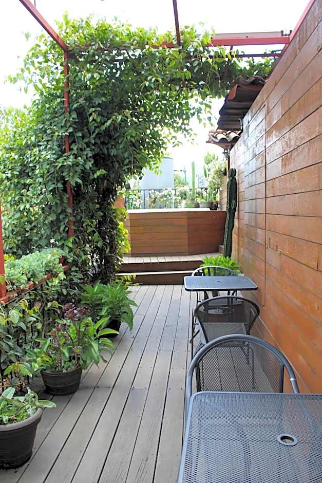 Meson De Leyendas Breakfast & Downtown