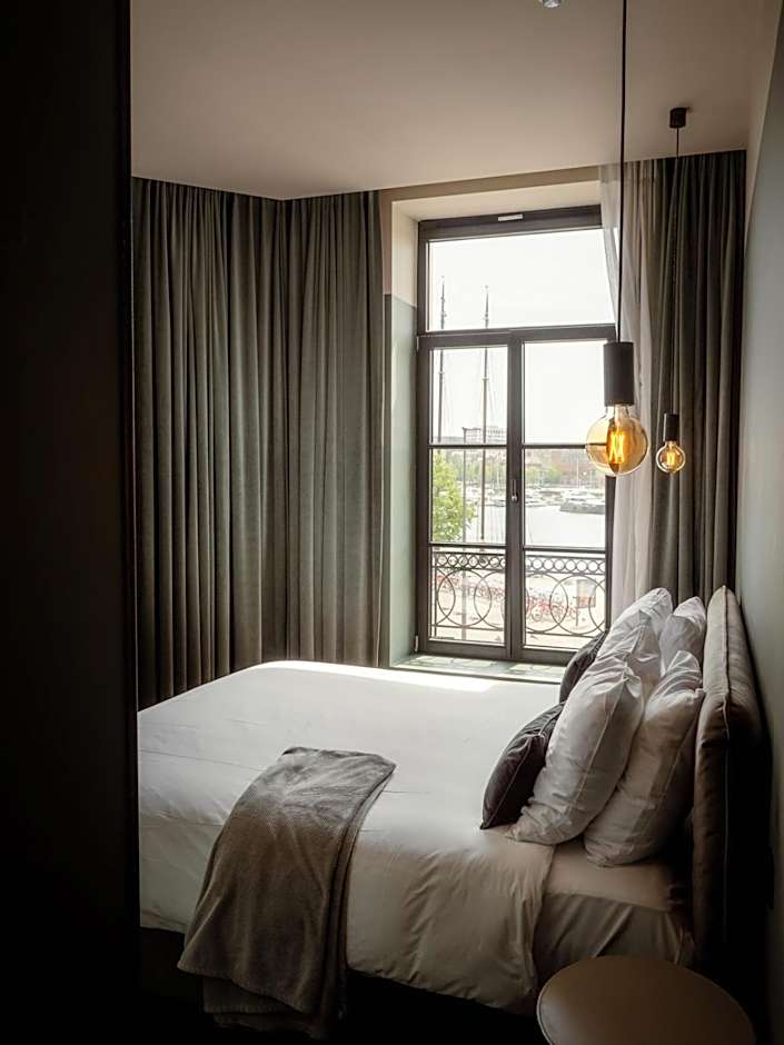 U Eat & Sleep Antwerp