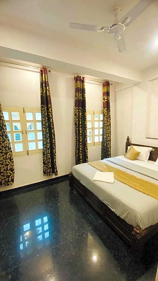 MOON FLOWER GUEST HOUSE