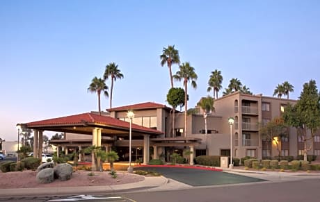 Best Western Plus Scottsdale Thunderbird Suites