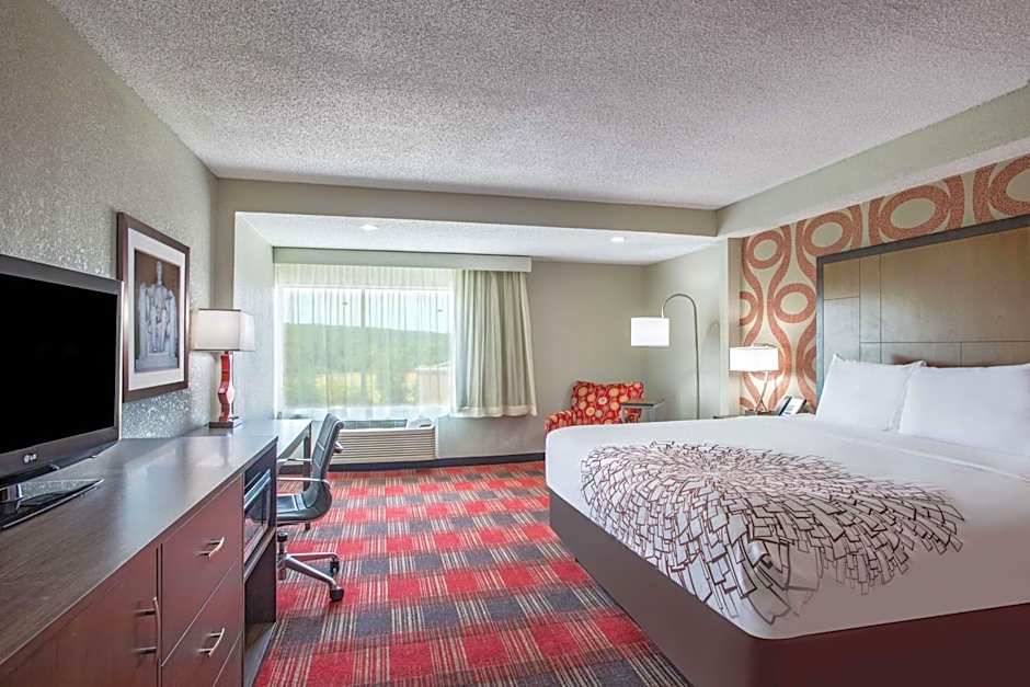 La Quinta Inn & Suites by Wyndham DC Metro Capitol Beltway