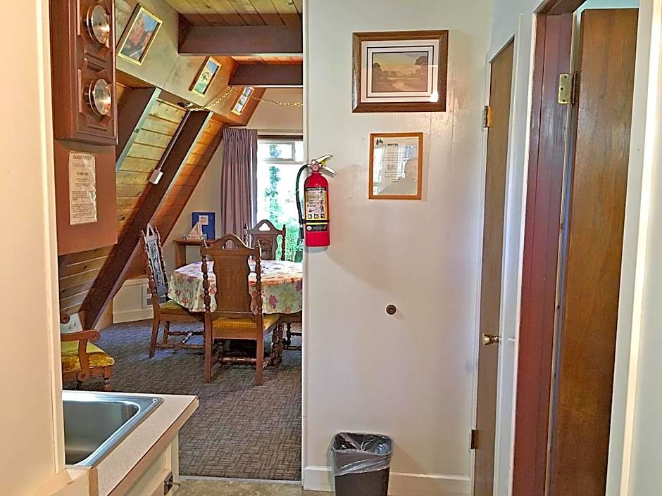 Park Motel and Cabins