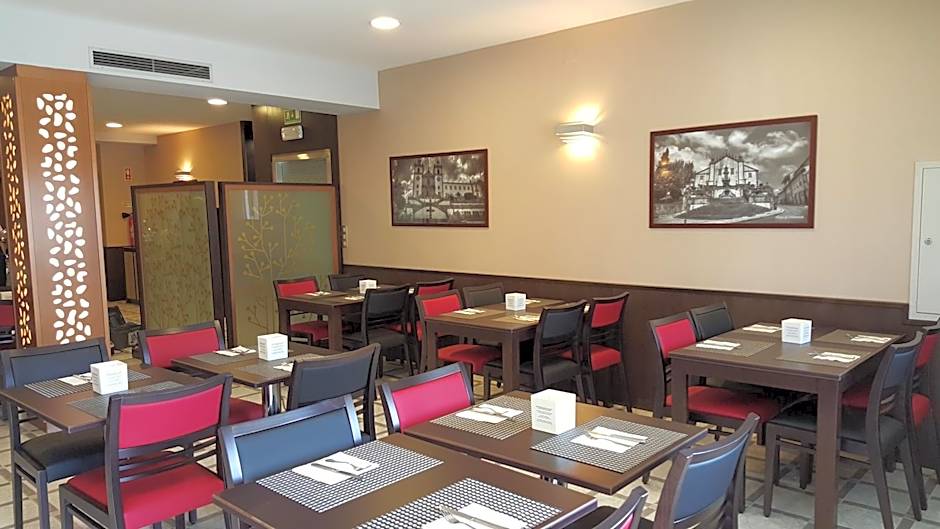 Hotel Feira Pedra Bela