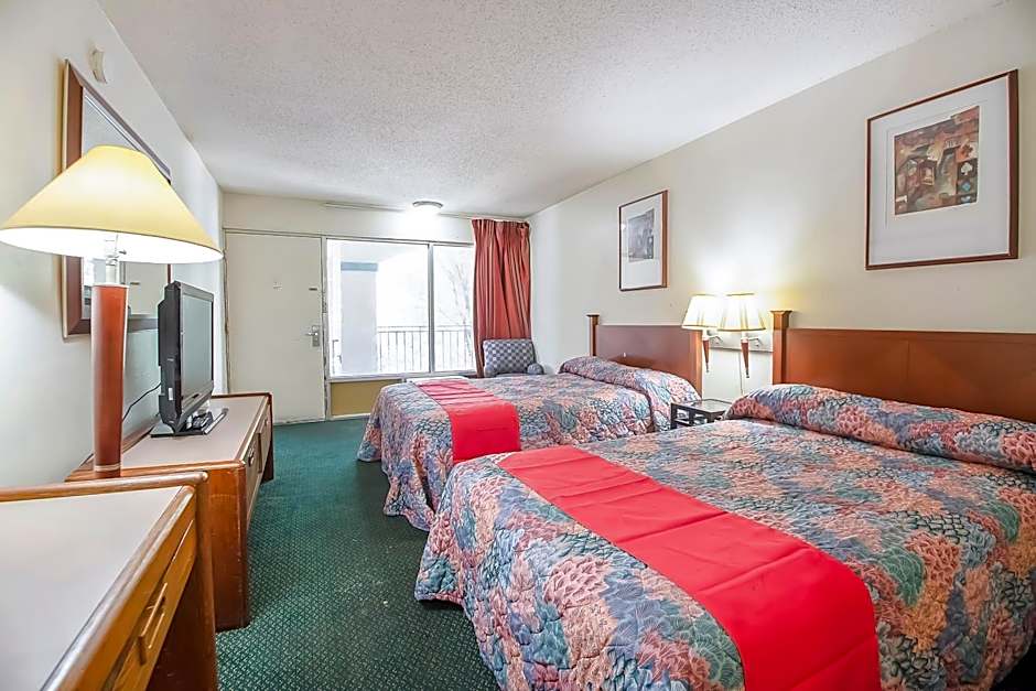 Hotel O Daylight Inn Elkhart I-90, IN