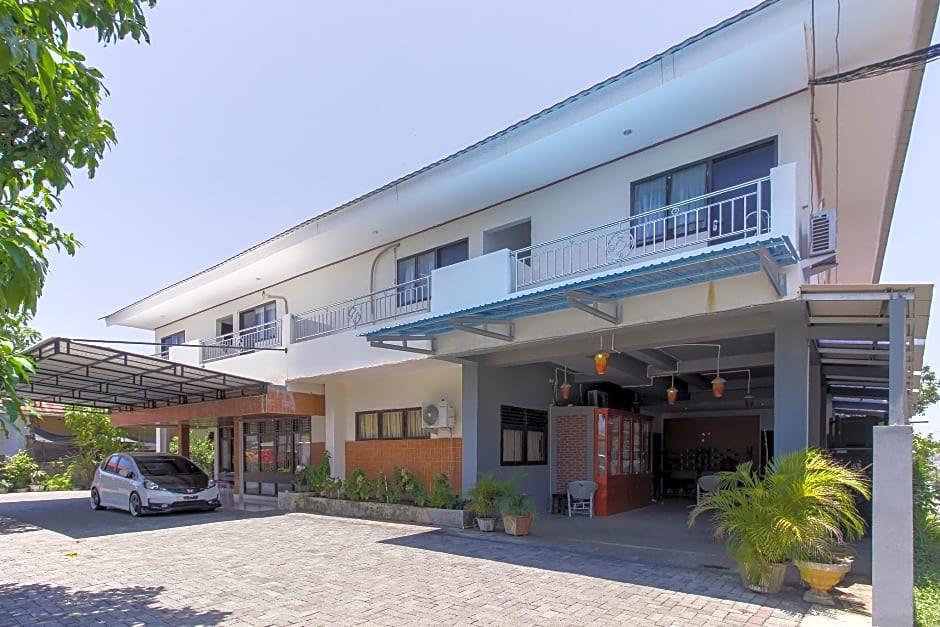 RedDoorz near Sam Ratulangi Airport Manado
