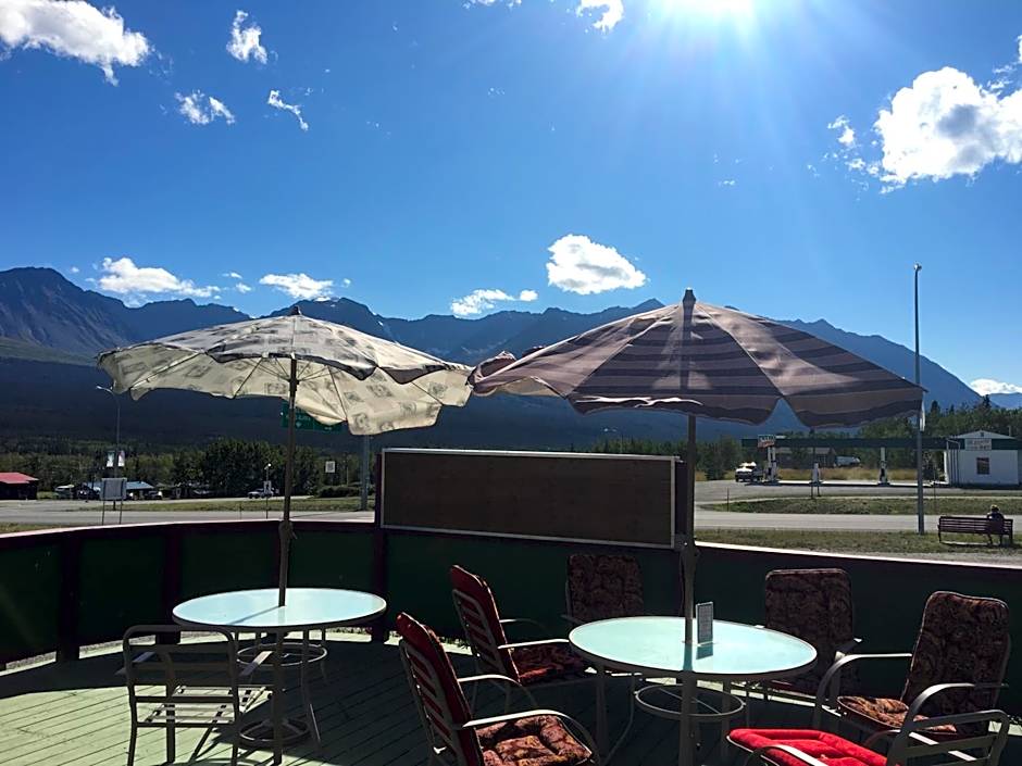 Kluane Park Inn