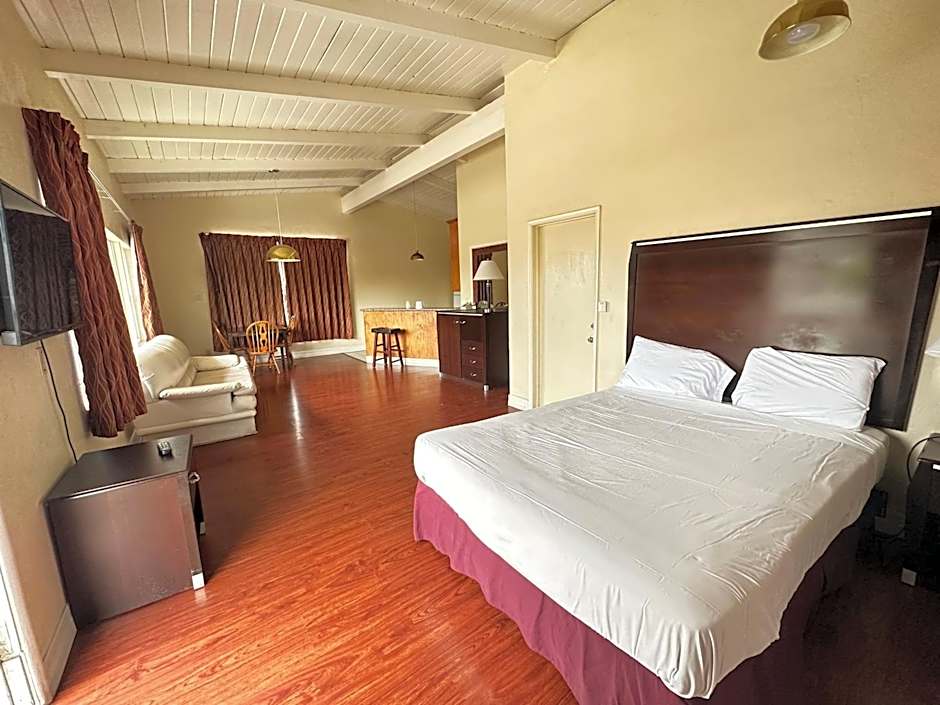 Town and Country Inn