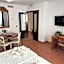 I AM La Posada Hotel and Apartment