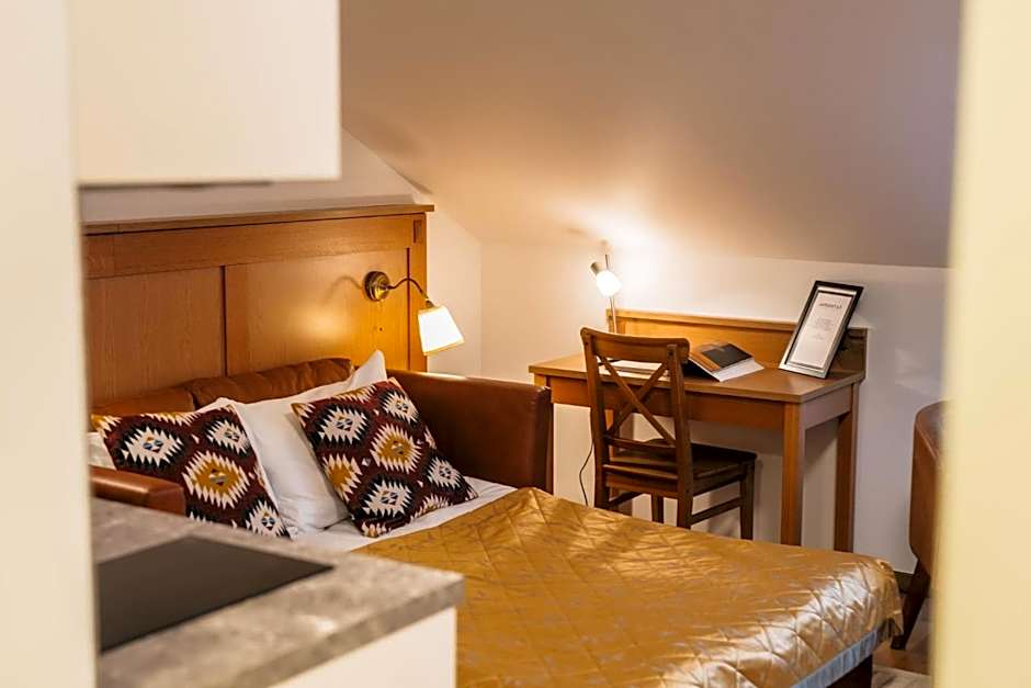 CATHEDRAL Old Town Suites