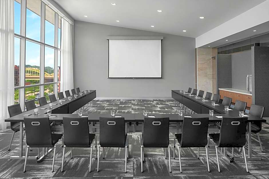 AC Hotel by Marriott Pittsburgh Downtown