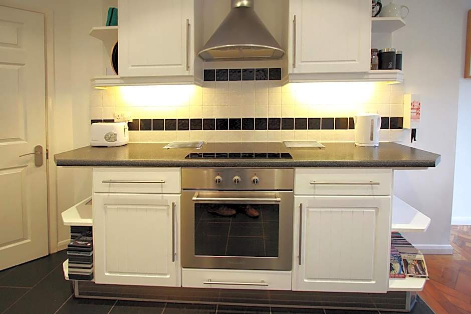 Abacus Bed and Breakfast, Blackwater, Hampshire