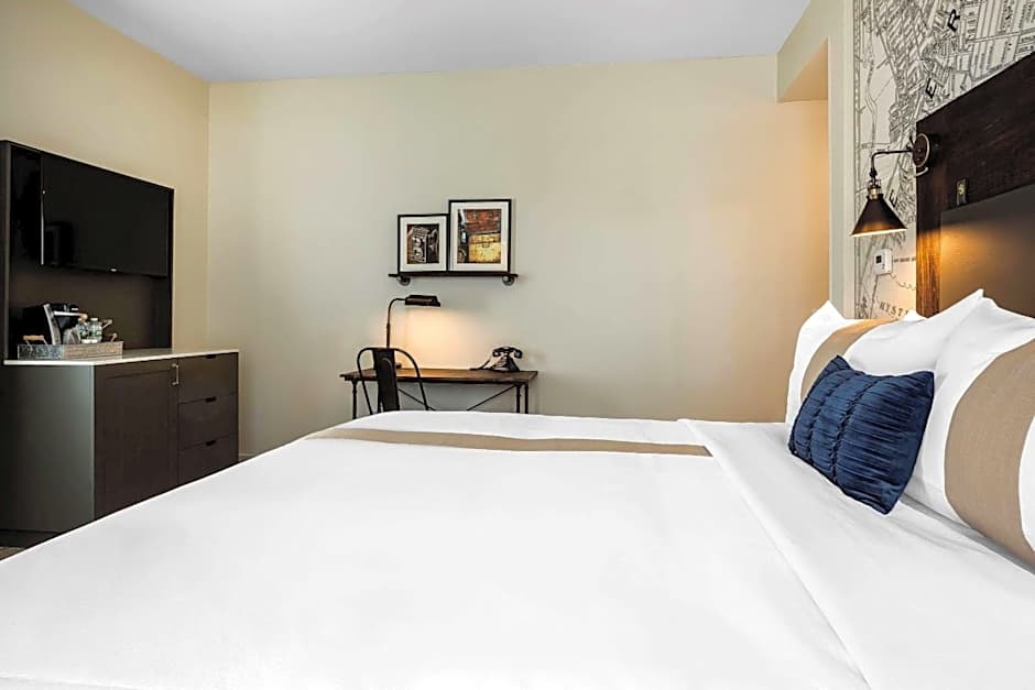 enVision Hotel Boston-Everett