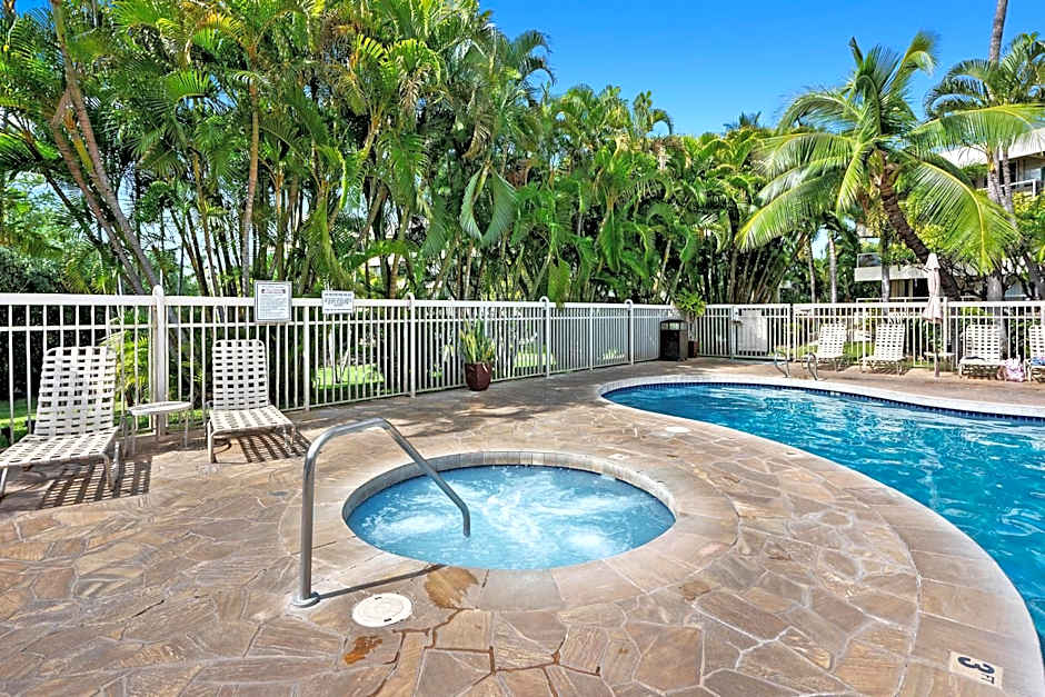 Renovated & Walkable to Beaches, Shops & Dining!
