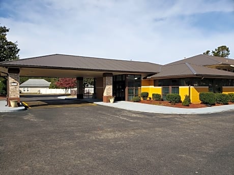 Quality Inn Pinehurst Area Aberdeen Aberdeen Hotels Nc At Getaroom