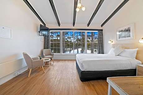 Queen Room with Sea View