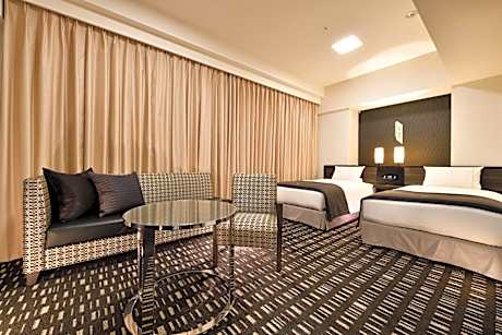 Premium Deluxe Twin Room with Complimentary Breakfast