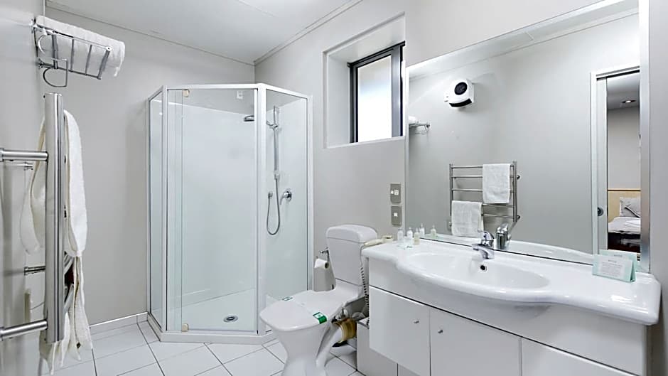 Arthur's Court Motor Lodge