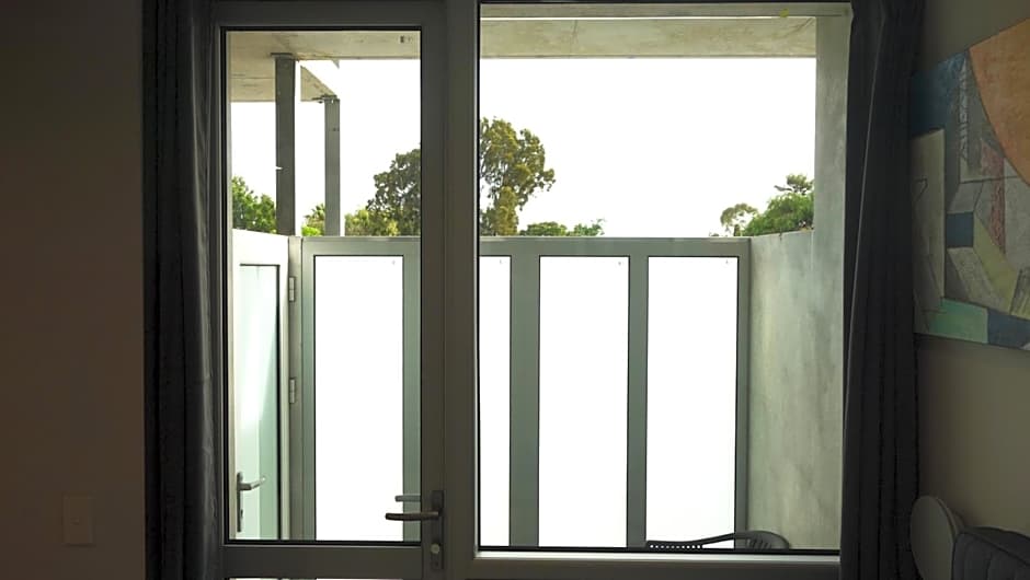 Semaphore Splash Apartments