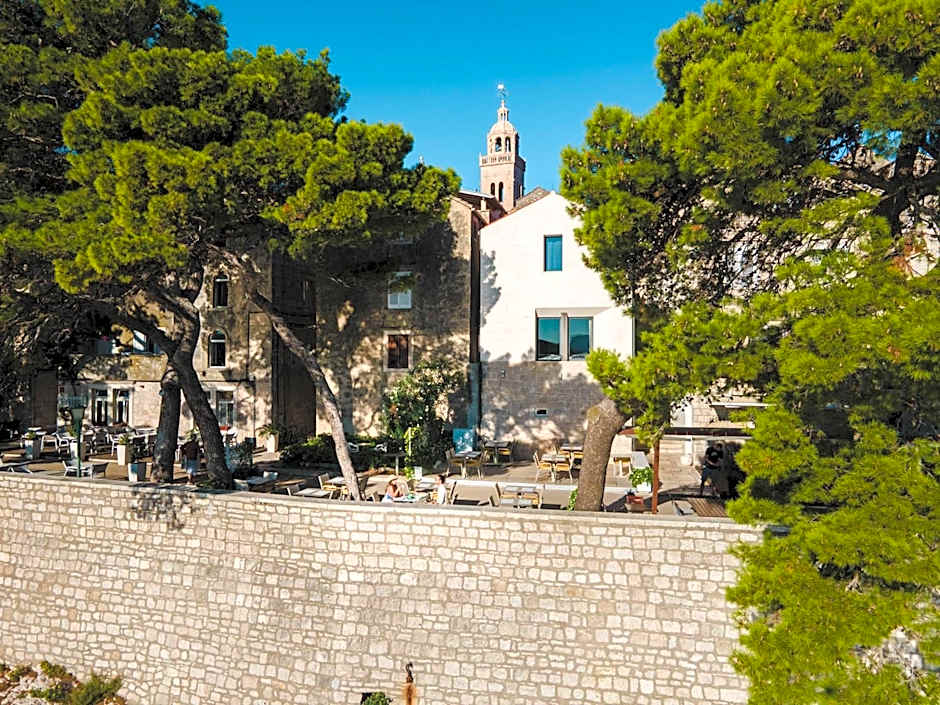 Lesic Dimitri Palace