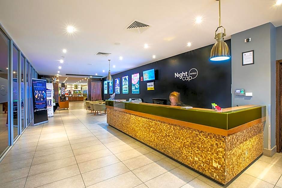 Nightcap at Shoppingtown Hotel