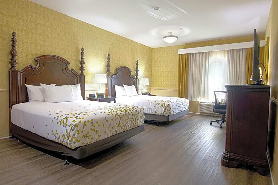 Azure Hotel & Suites Ontario, A Trademark Collection Hotel