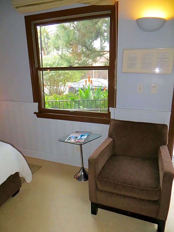 Casa Del Mar Inn