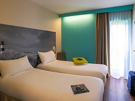 Standard Room with 2 Single Beds