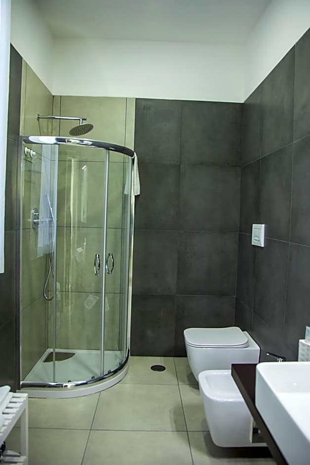 VILLA ADELAIDE SUITE & ROOM