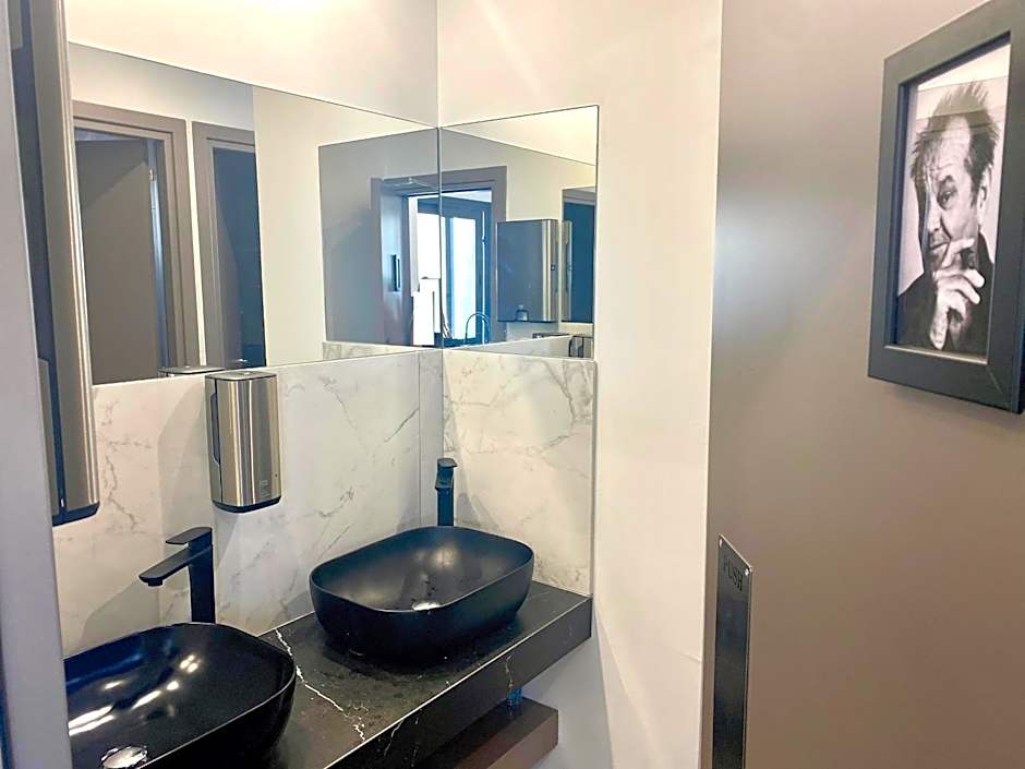 Urban Habitat Capsule Beds