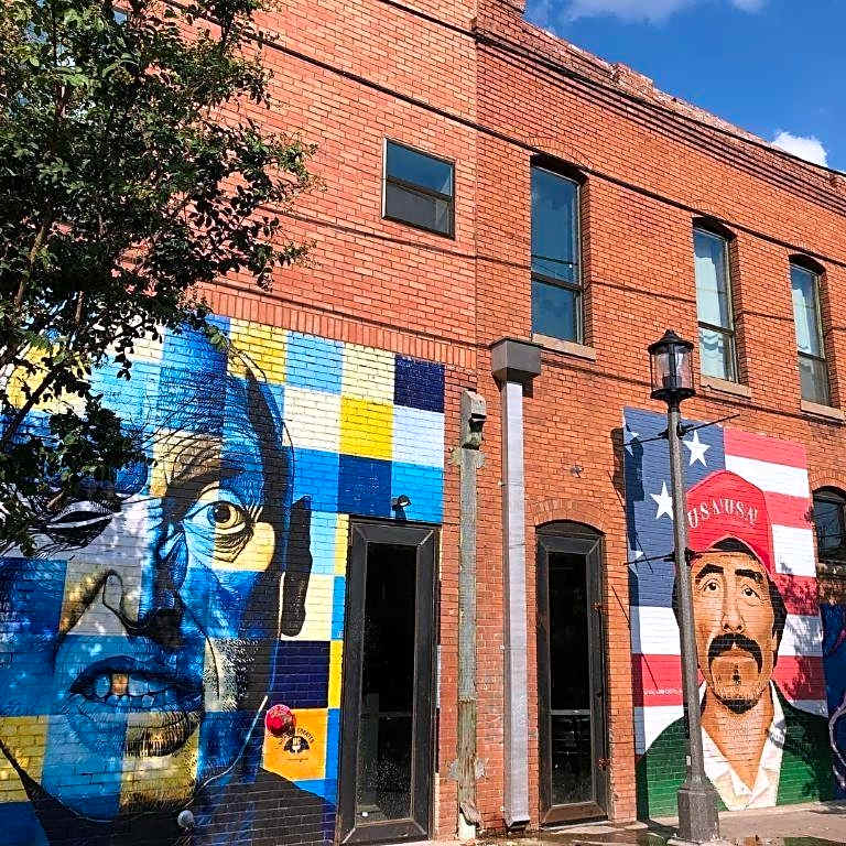 Deep Ellum Hostel - Adults Only