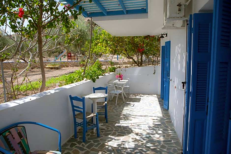 Vardes Hotel Studios