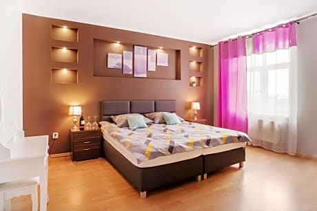 Deluxe Double Room with Shower