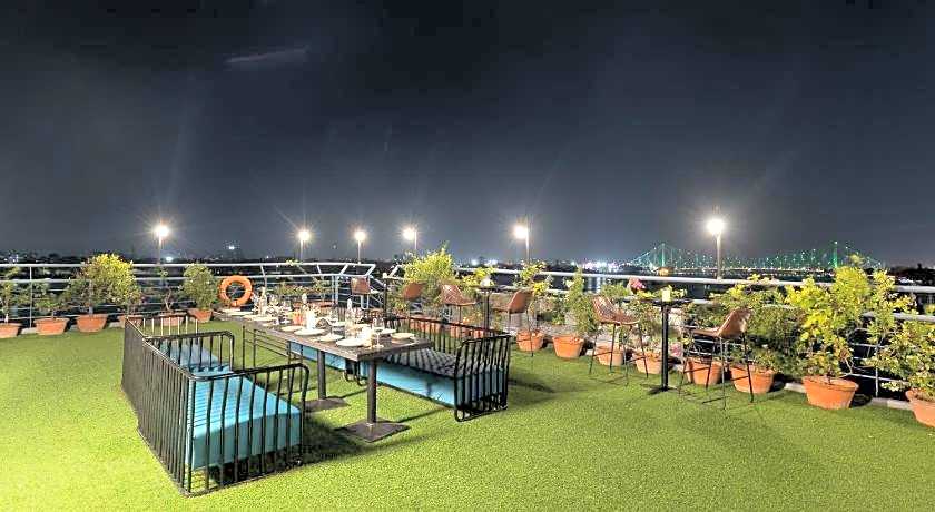 Polo Floatel Kolkata