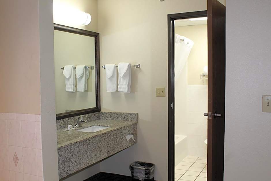 AmericInn by Wyndham Windsor Ft. Collins