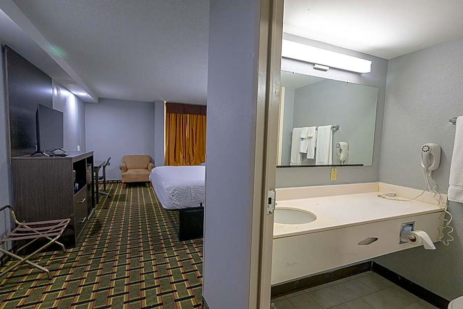 Days Hotel & Conference Center by Wyndham Danville