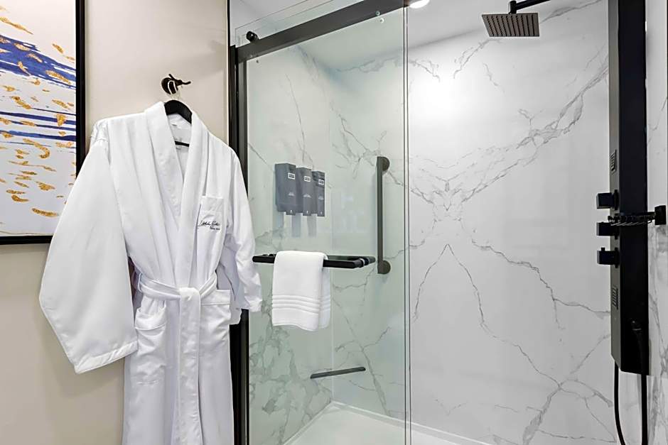 Latitude Suites Tinton Falls Eatontown - BW Premier Collection