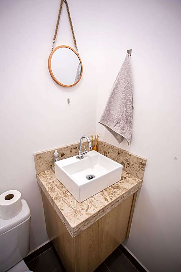 Completa casa apenas 700m da praia